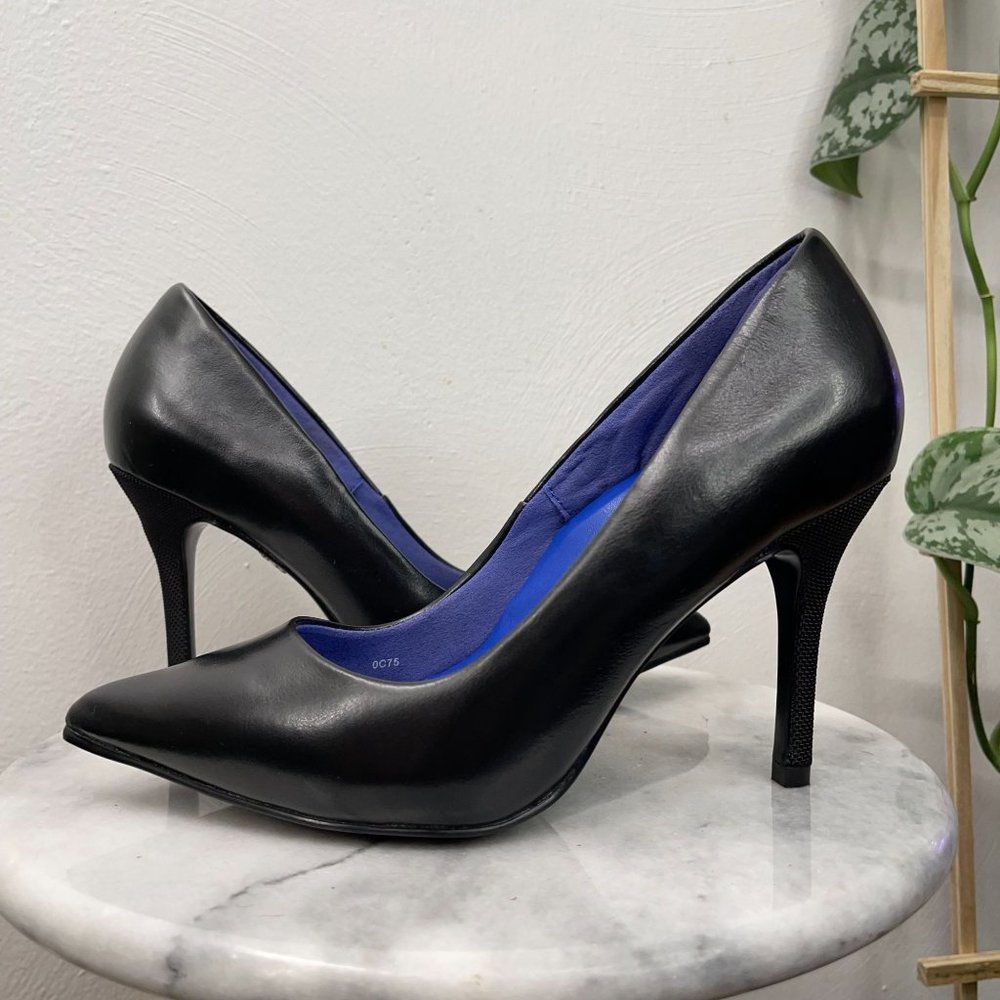 Antonia Saint SIZE 7.5 Black Victoria LEATHER SNEAKER Performance PUMPS Brooklyn